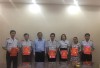 Đ/c Nguyễn Văn Thơm, TUV, Chánh Thanh tra tỉnh trao các quyết định bổ nhiệm Thanh tra viên